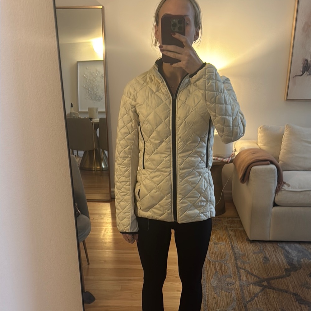Women's Lulu Lemon Quilted Puffer Jacket in Cream